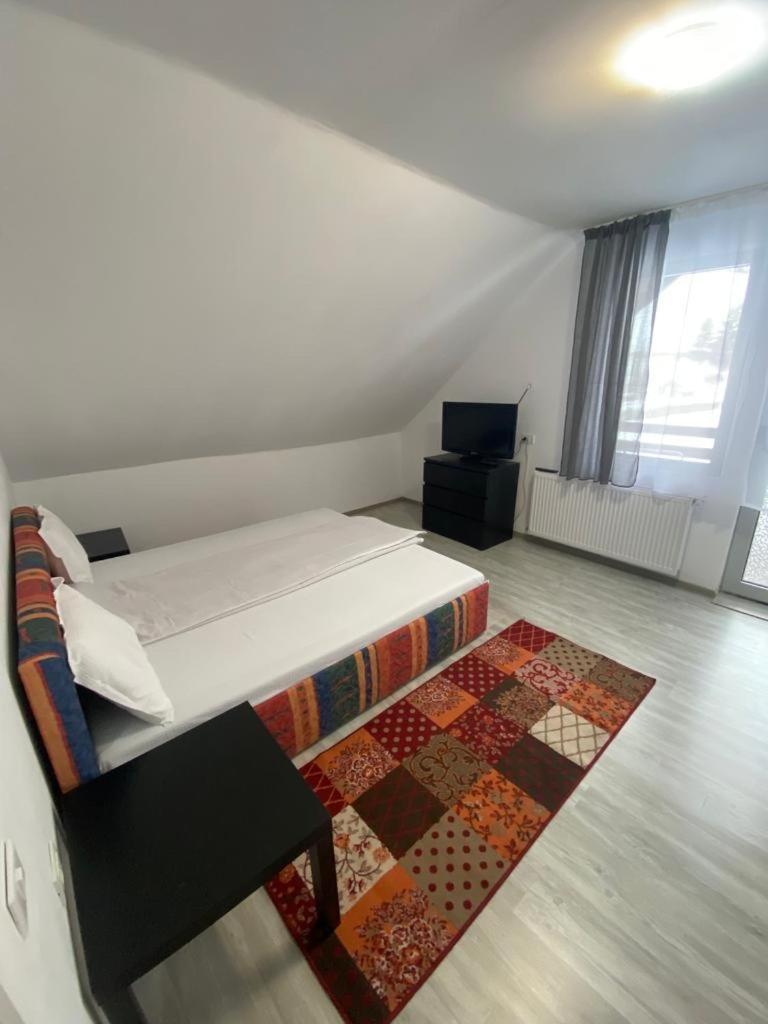מלון Grinties Casa Mili מראה חיצוני תמונה